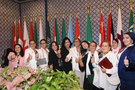 مجلس سيدات الأعمال العرب يجمع نخبة نسائية بالقاهرة.. وفريال زياري ضمن المشاركات
